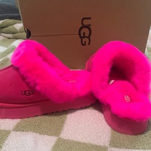 UGG Disquette size 9. Used condition